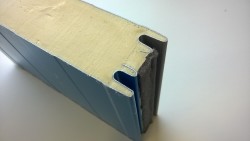 panneaux sandwich avec mousse polyuréthane